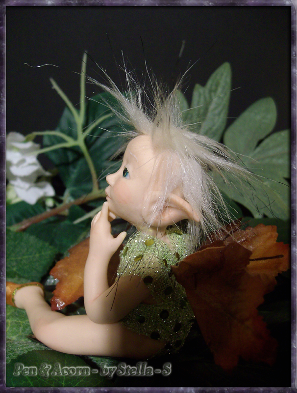 Baby Faerie Pen & Acorn back to gallery